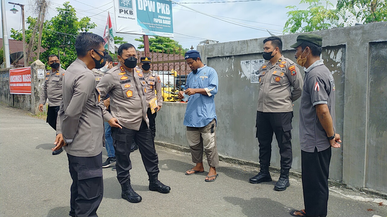 SUMBER : SI HUMAS POLRES MANOKWARI