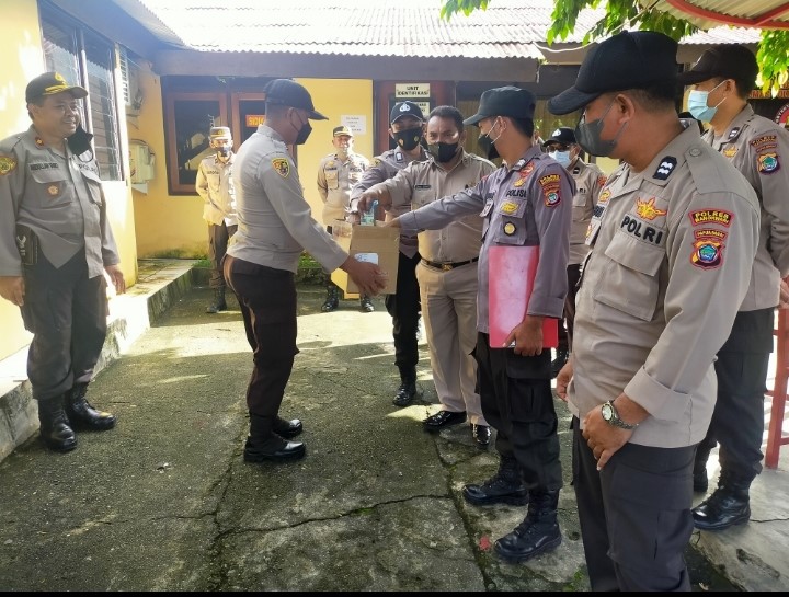 AKSI BANTUAN KEMANUSIAAN POLRES MANOKWARI